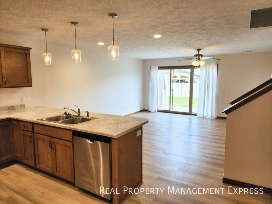 9436 W Dolores Dr - Photo 3 of 9