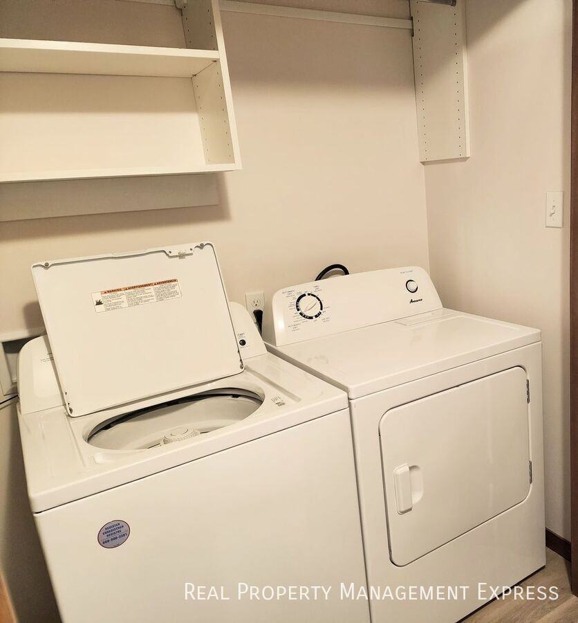 9436 W Dolores Dr - Photo 7 of 9