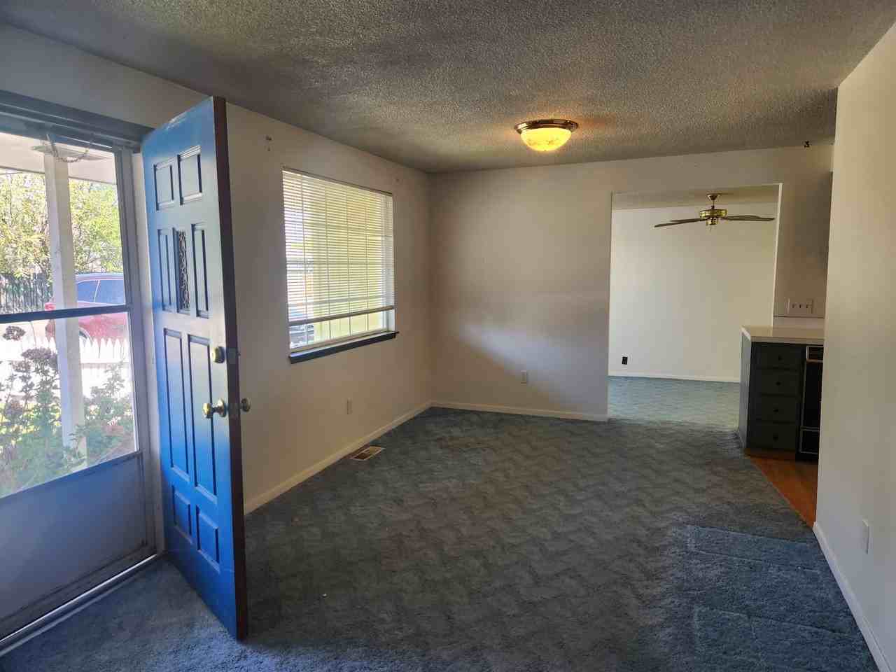 1106 Spokane St - Photo 3 of 7