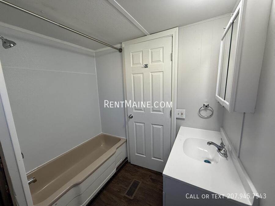 681 Main Rd N #30 - Photo 6 of 7