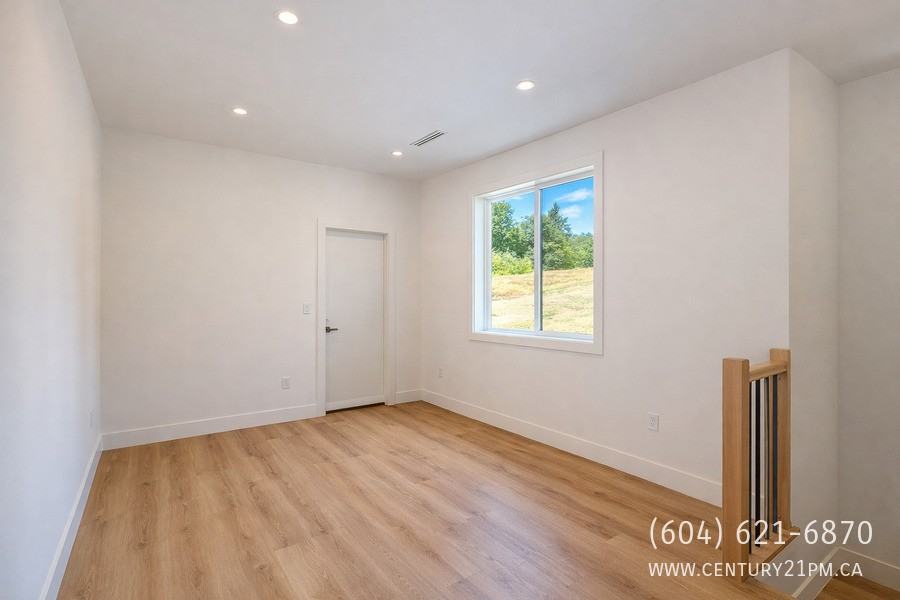 34165 Hartman Ave Uppr - Photo 6 of 19