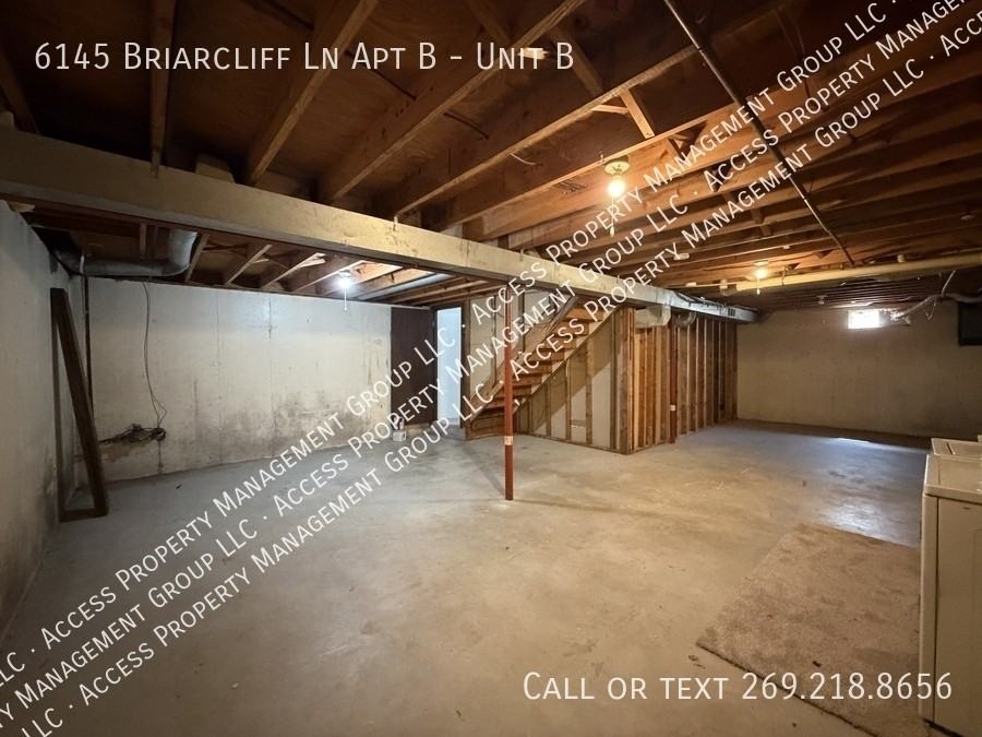 6145 Briarcliff Ln Apt B #B - Photo 2 of 17