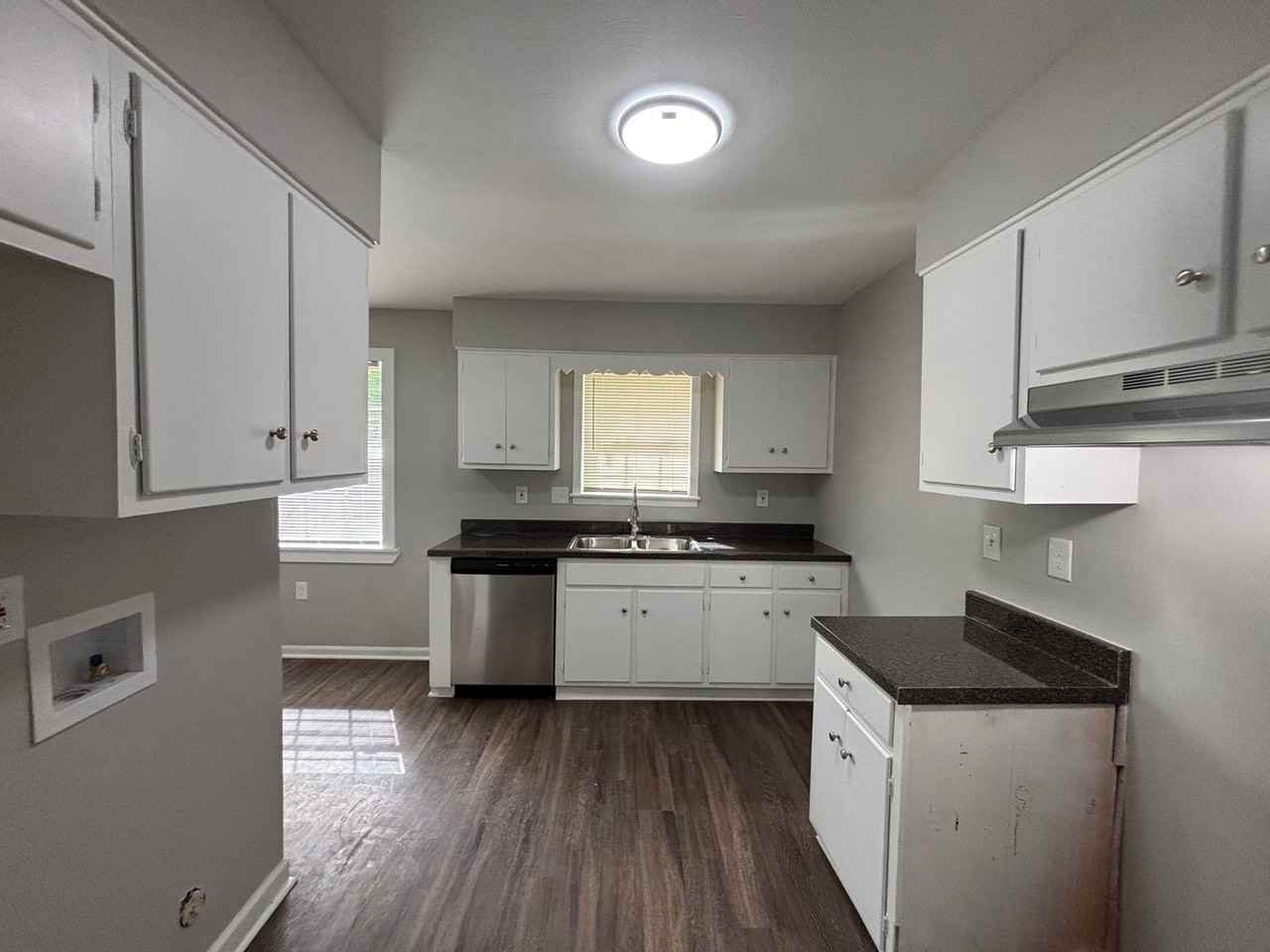 3521 Steele St - Photo 4 of 21