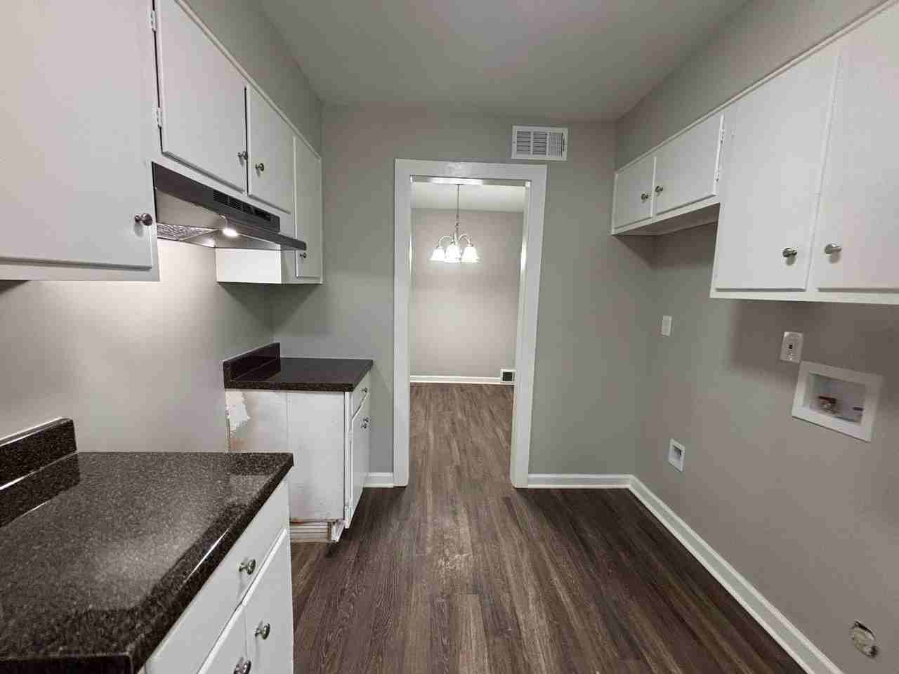 3521 Steele St - Photo 5 of 21