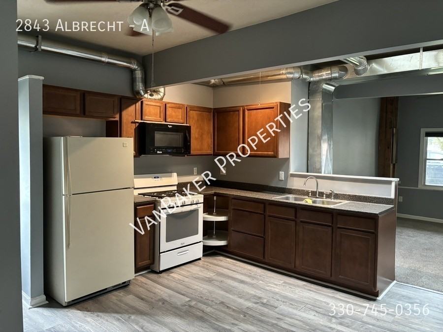 2843 Albrecht Ave #A - Photo 2 of 9