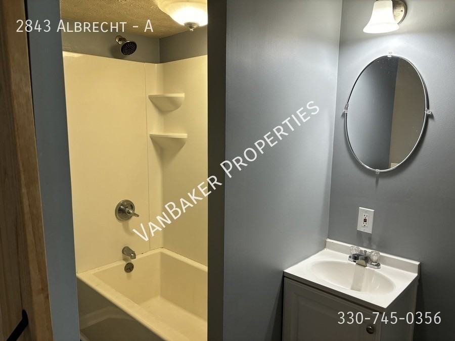 2843 Albrecht Ave #A - Photo 5 of 9