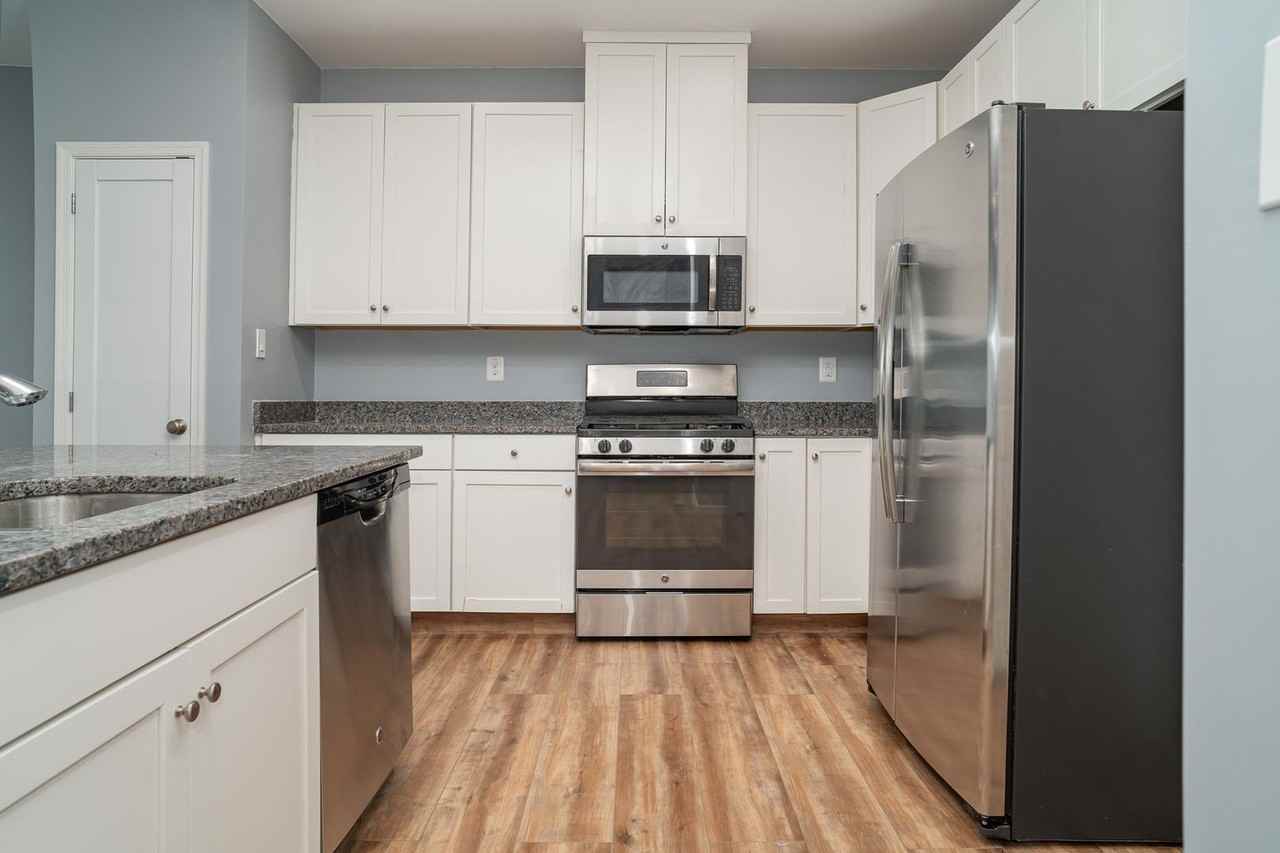 4029 Silver Charm Ct - Photo 6 of 28