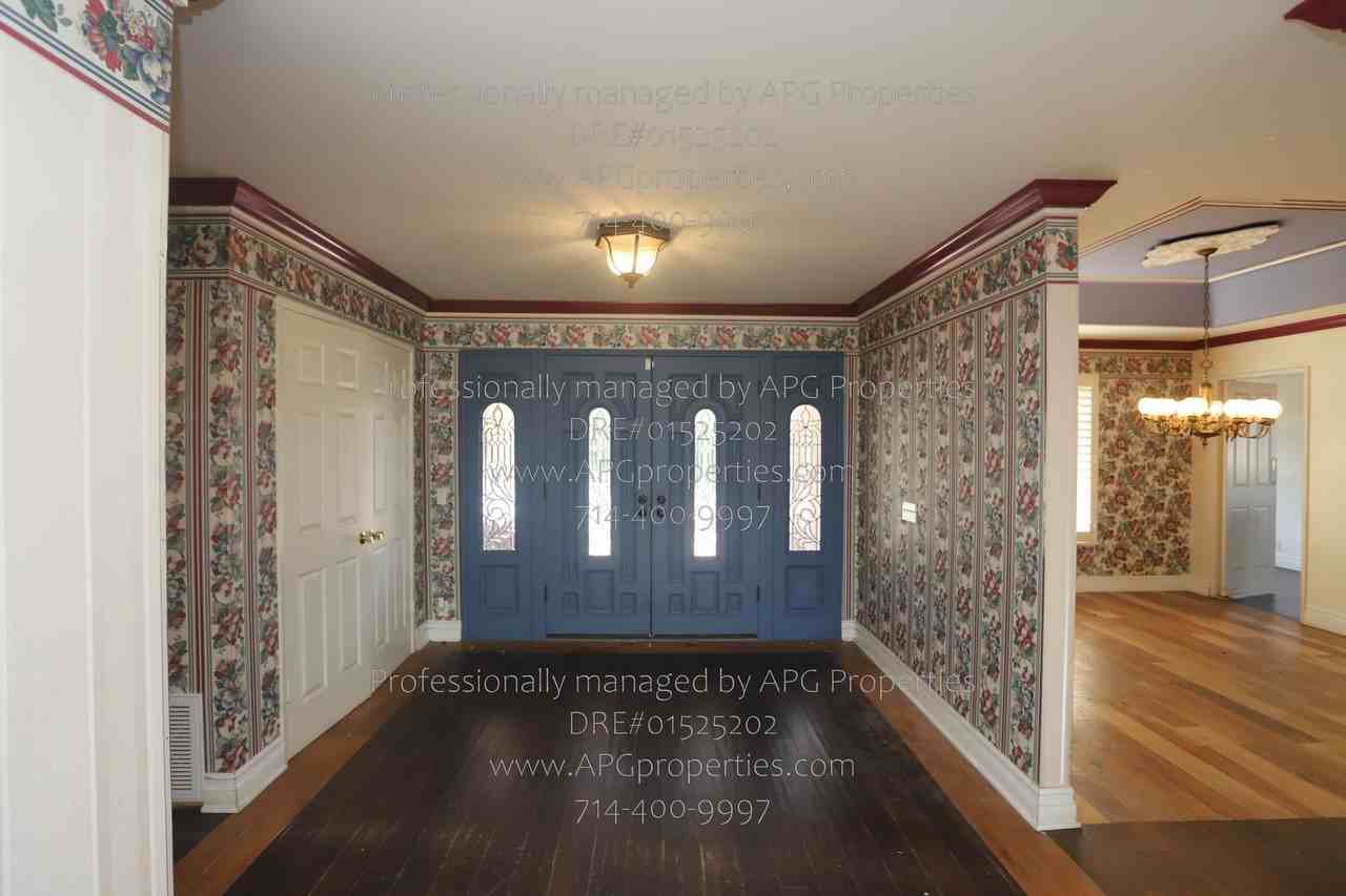 460 S Bridge View Dr - Photo 3 of 46