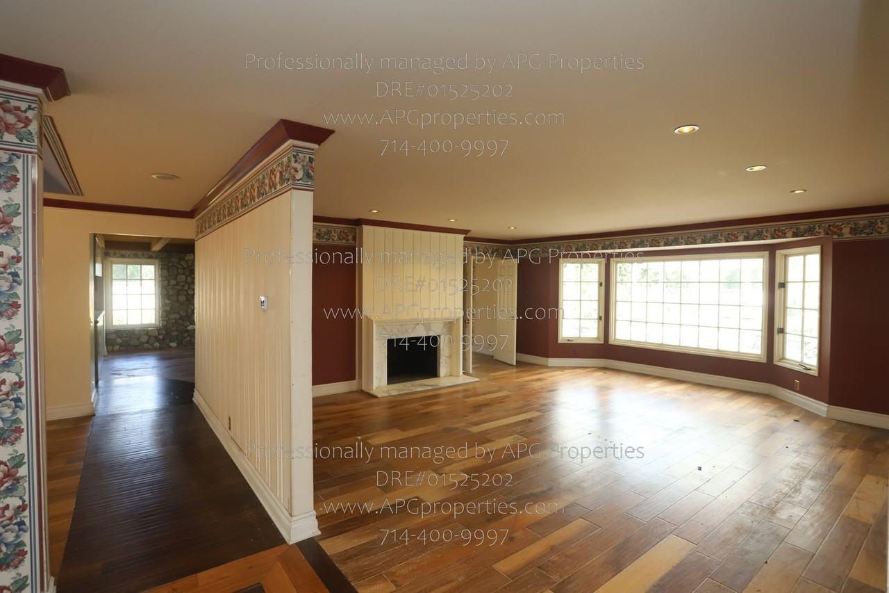 460 S Bridge View Dr - Photo 4 of 46