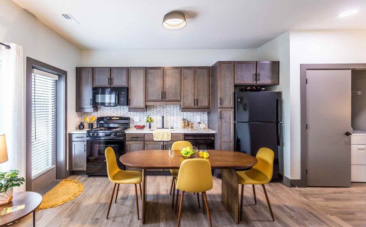 Martin on Main Apartments - Photo 3 of 18