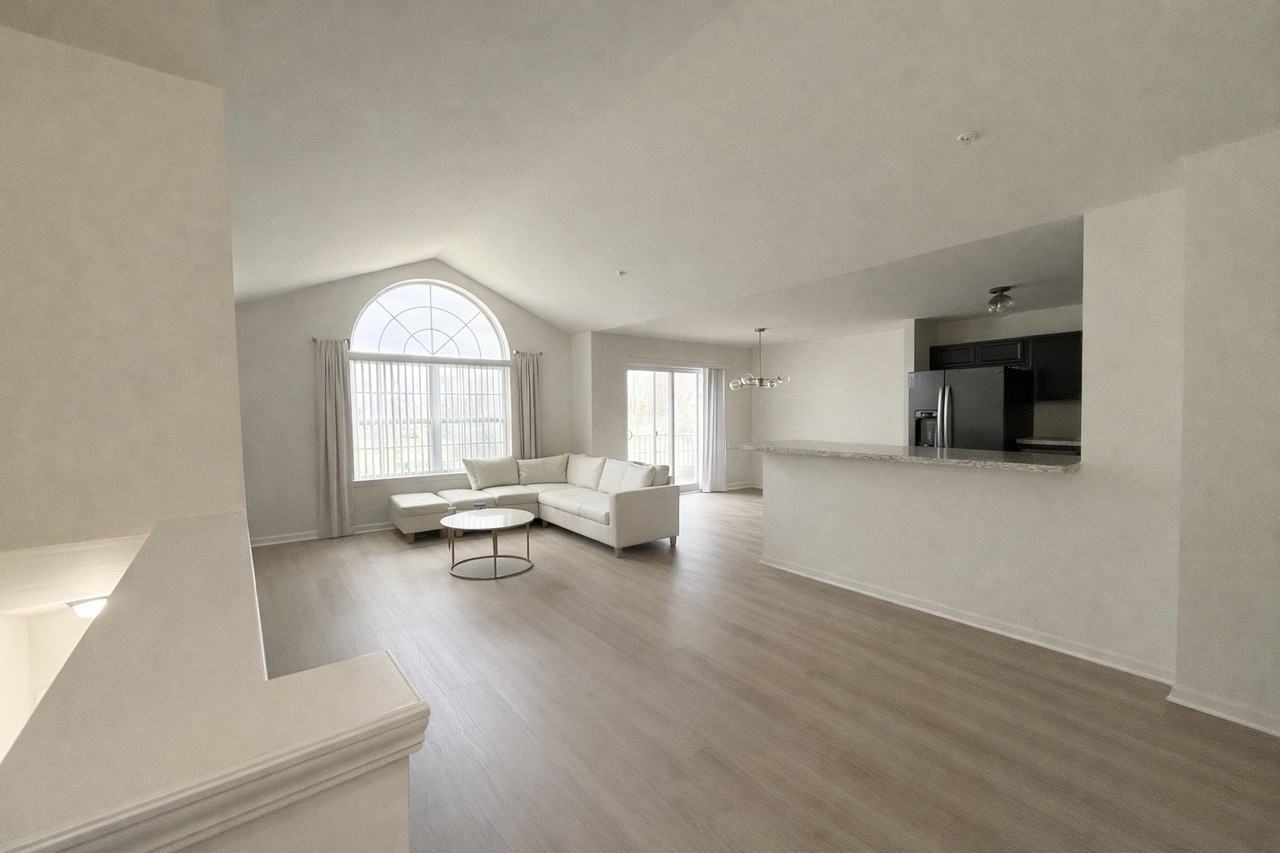 51843 E Pointe Ln #24 - Photo 3 of 16