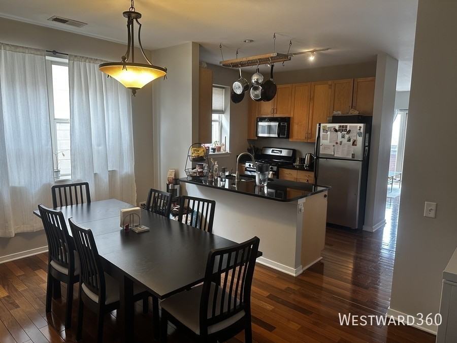 1121 W Washburne Ave #301 - Photo 5 of 14