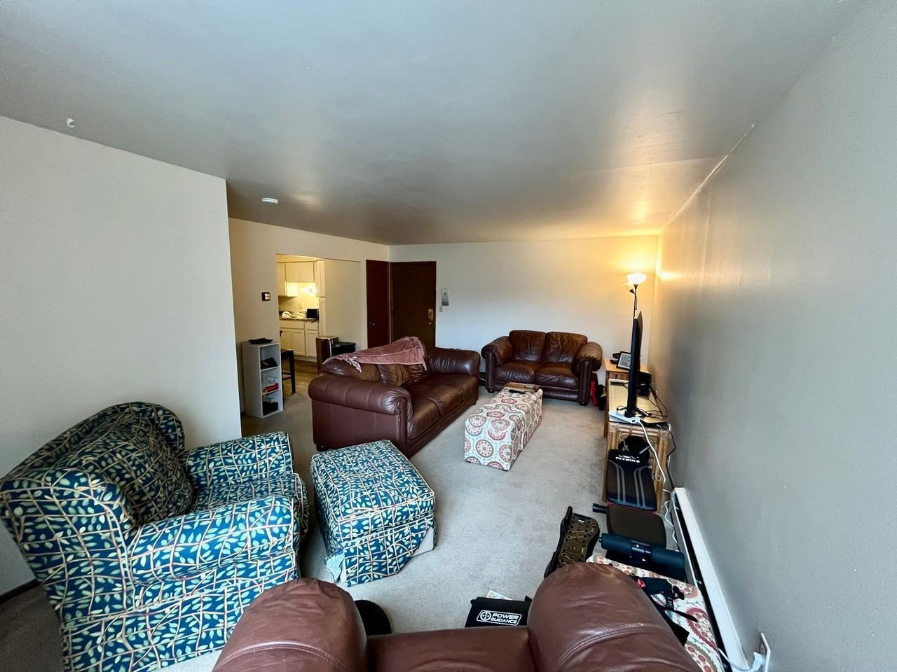 1320 E Capitol Drive - Photo 3 of 20