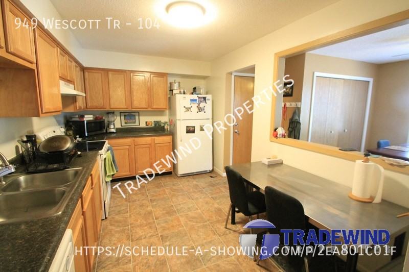 949 Wescott Trl #104 - Photo 3 of 15