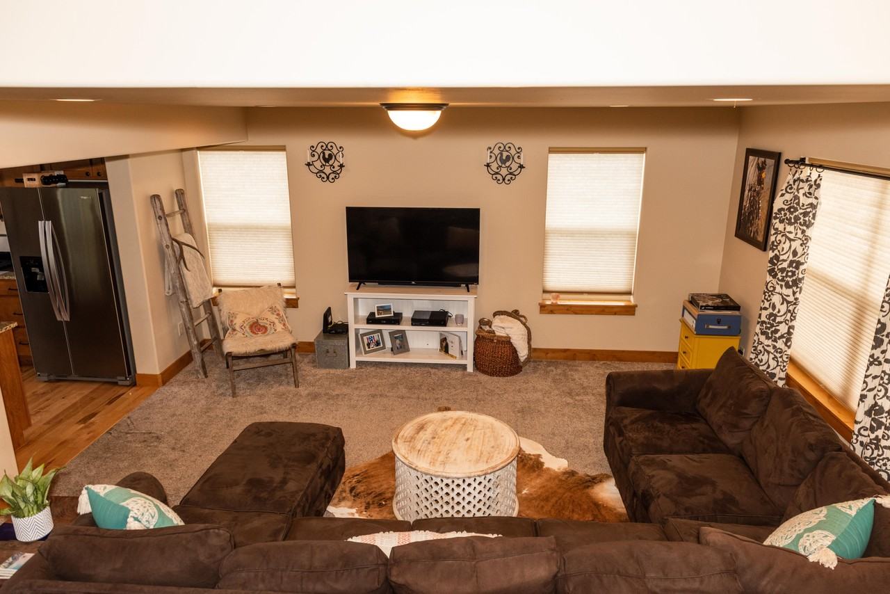 4461 Glenwood Dr #NA - Photo 5 of 17