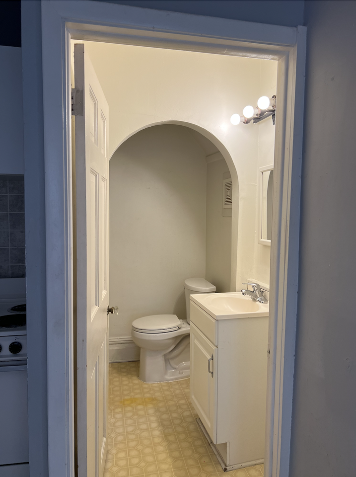 119 N Hamilton St #2 - Photo 2 of 11