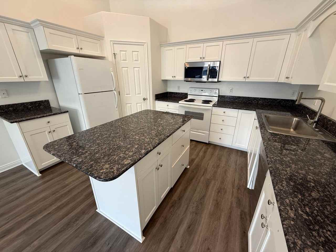 4207 N Pilgrims Cir - Photo 7 of 26