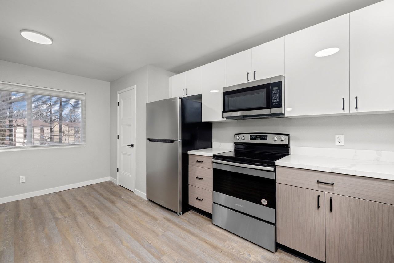 50 Devon Ct #B12 - Photo 4 of 15