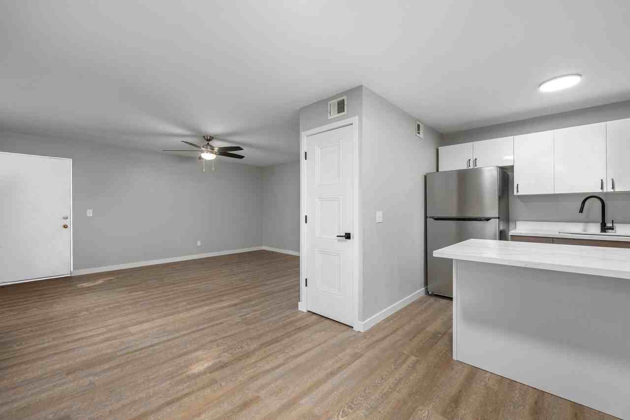 50 Devon Ct #C7 - Photo 7 of 15