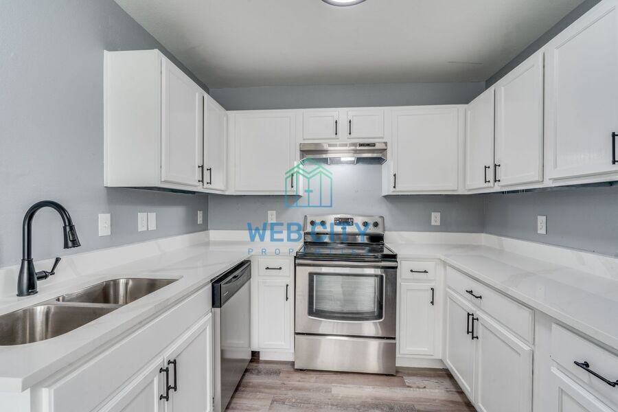 2525 Lyola St - Photo 7 of 12