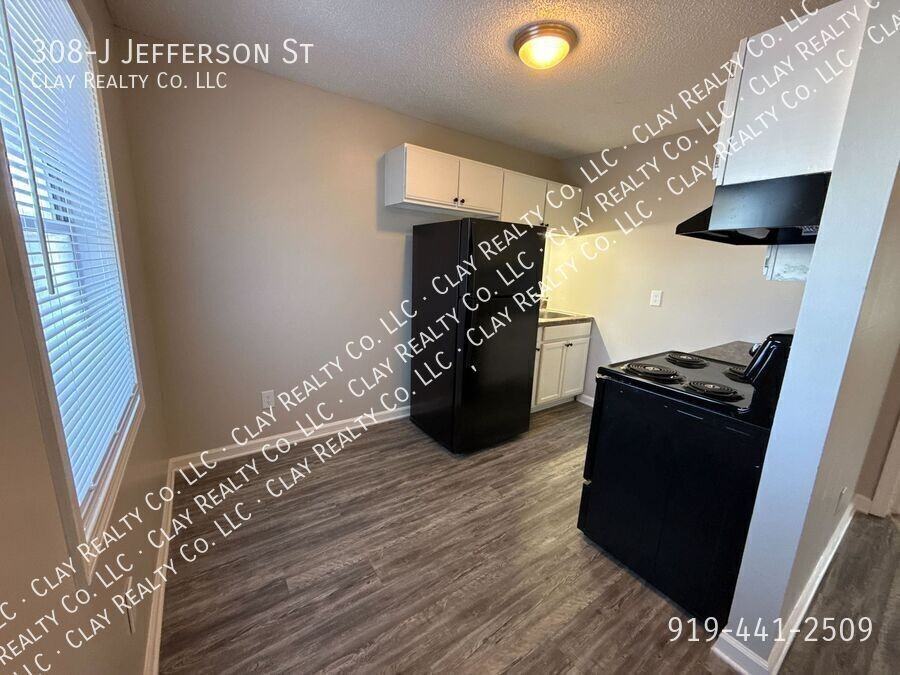 308 Jefferson St Apt J - Photo 3 of 21