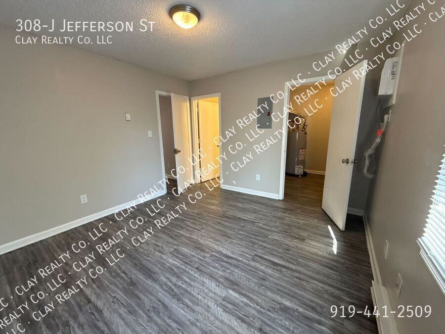 308 Jefferson St Apt J - Photo 4 of 21