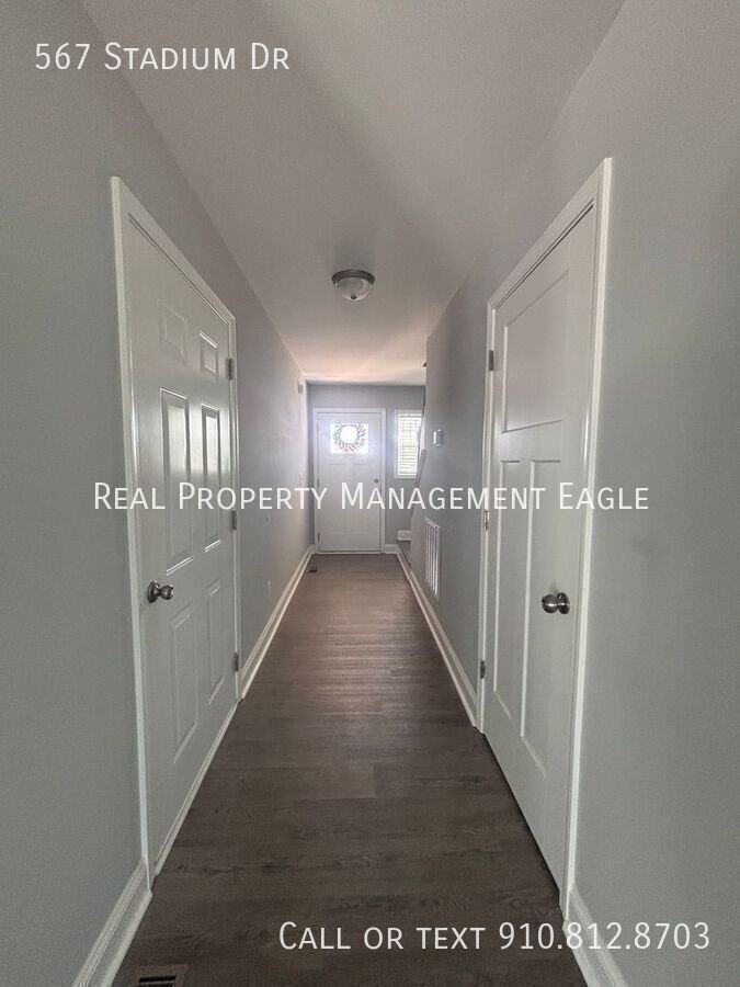 567 Stadium Dr - Photo 3 of 19