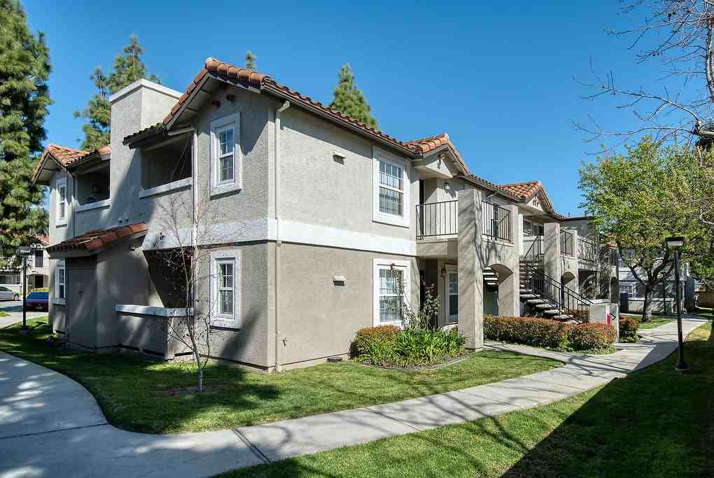 Camino Ruiz Square - Photo 4 of 40