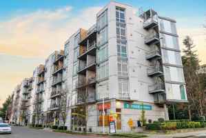 featured image of 2483 Birch Ave N