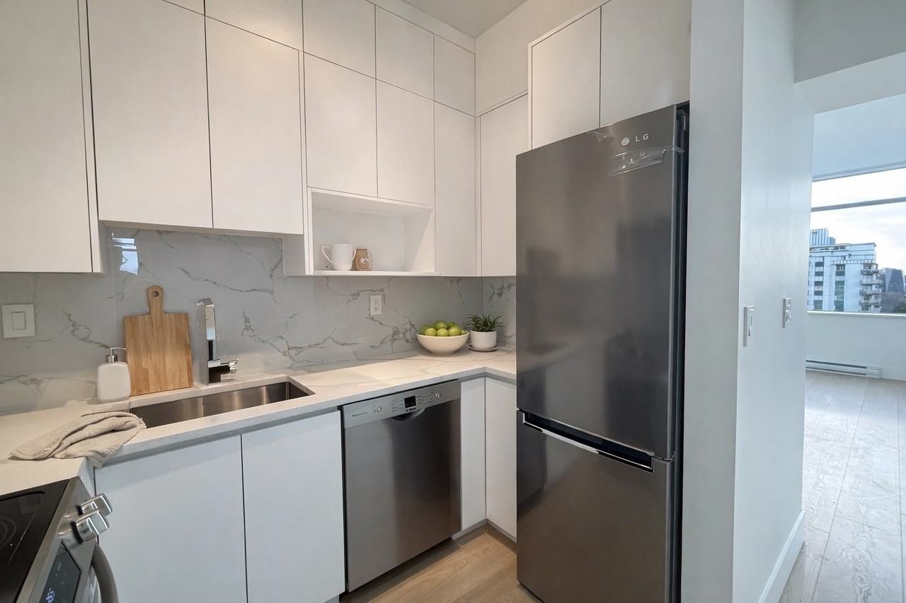 1150 Bute Street #802 - Photo 5 of 13