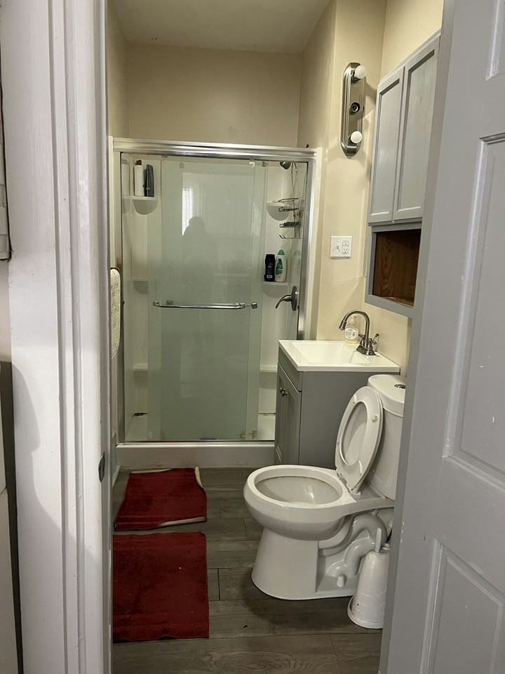 935 Prospect Avenue Northeast, Unit 1B - Photo 7 of 11