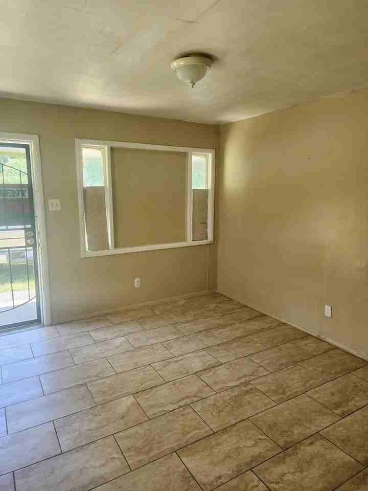 306 East Waldorf Avenue, Unit 2 - Photo 2 of 17