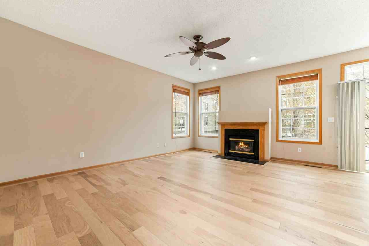 15726 Frisian Lane - Photo 6 of 46