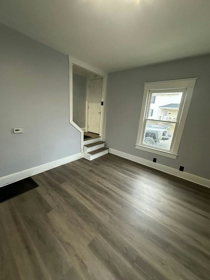 1400 Woodlawn Avenue, Unit 1400 Woodlawn - Photo 3 of 14