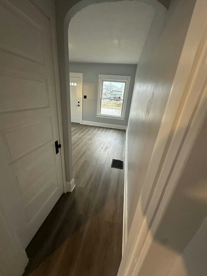 1400 Woodlawn Avenue, Unit 1400 Woodlawn - Photo 4 of 14