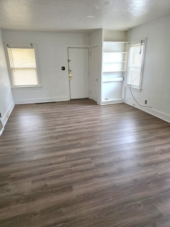 751 Leonard Ave - Photo 2 of 6