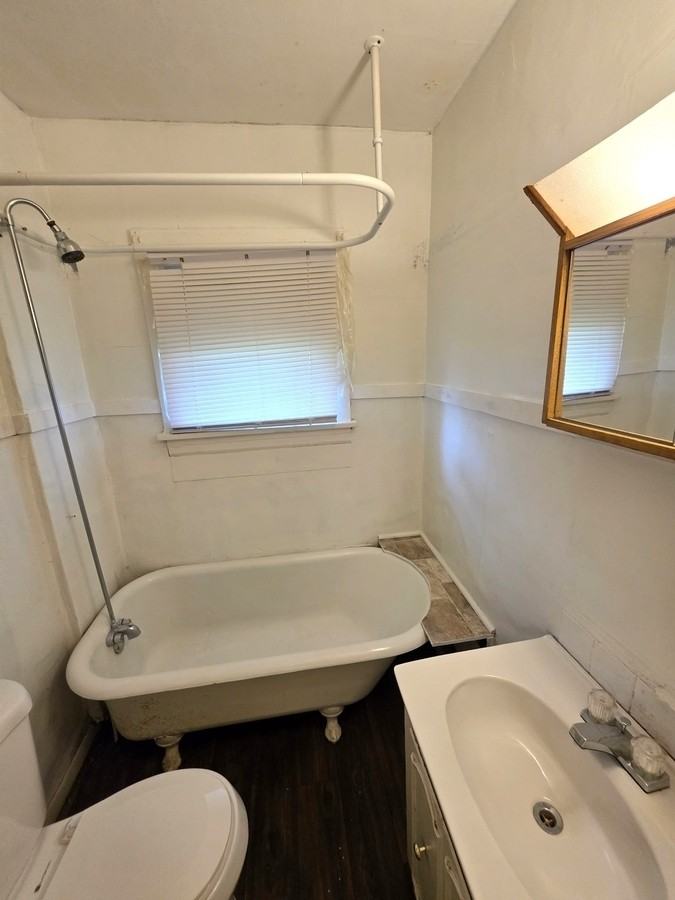 751 Leonard Ave - Photo 4 of 6