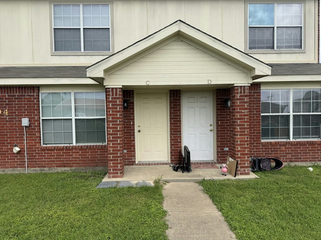 204 Meadow View Lane, Unit C - Photo 2 of 7