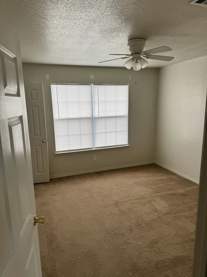 204 Meadow View Lane, Unit C - Photo 6 of 7