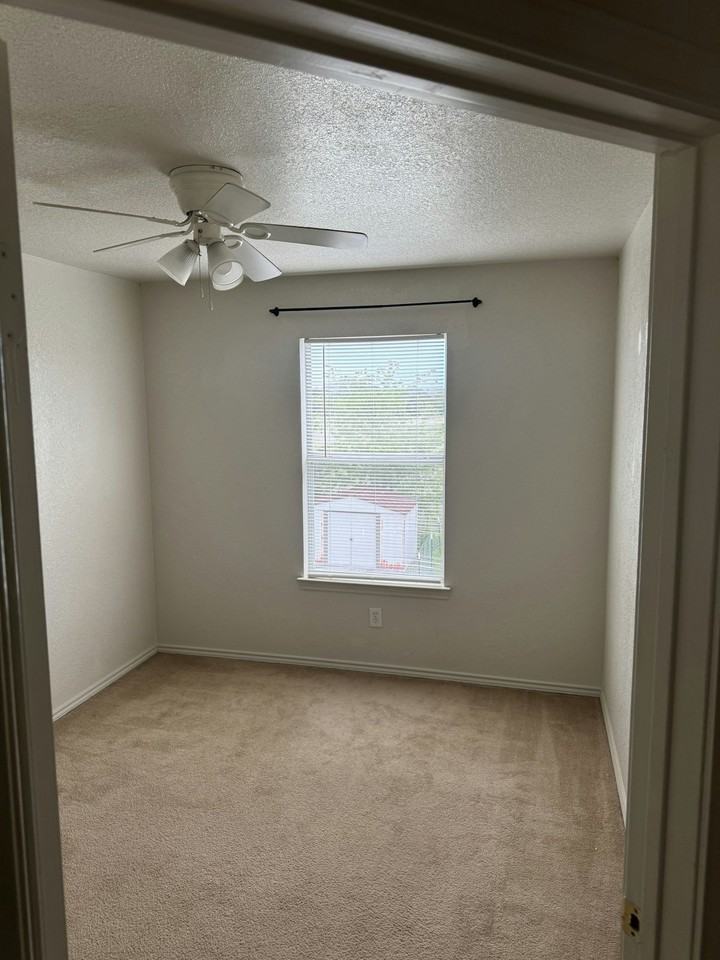 204 Meadow View Lane, Unit C - Photo 7 of 7