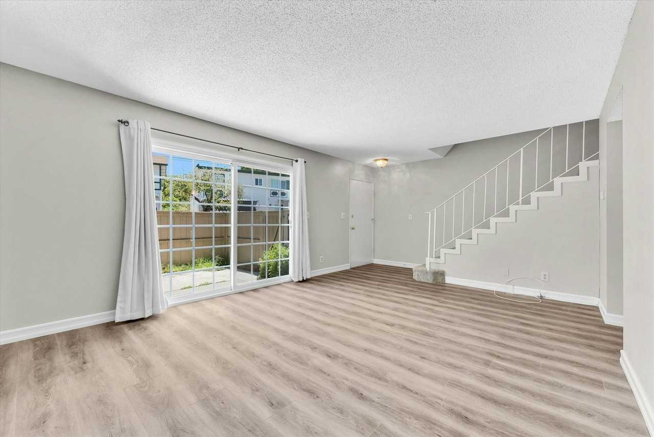 4984 Argyle Drive - Photo 5 of 18