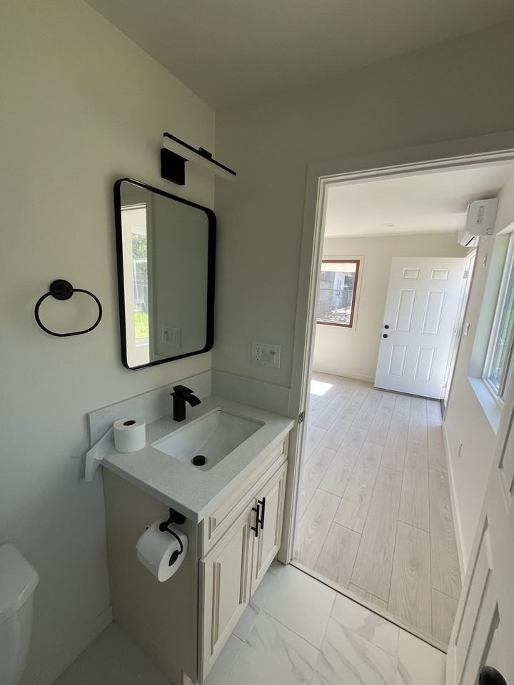 14629 Haynes St - Photo 2 of 18