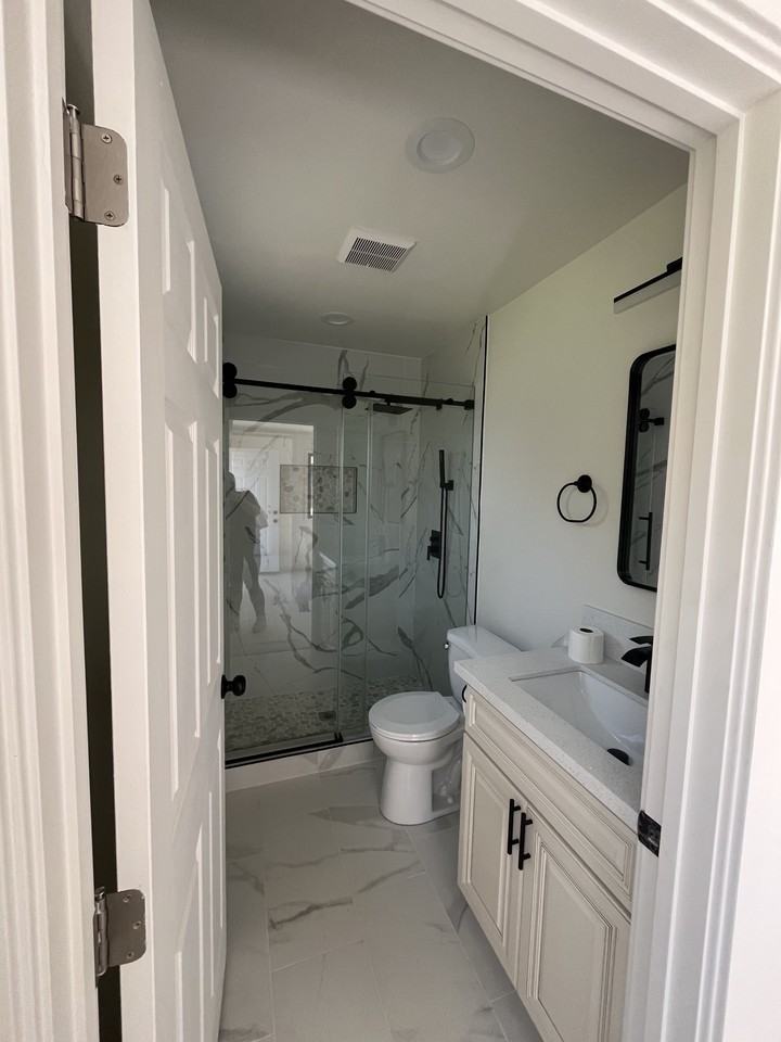 14629 Haynes St - Photo 5 of 18