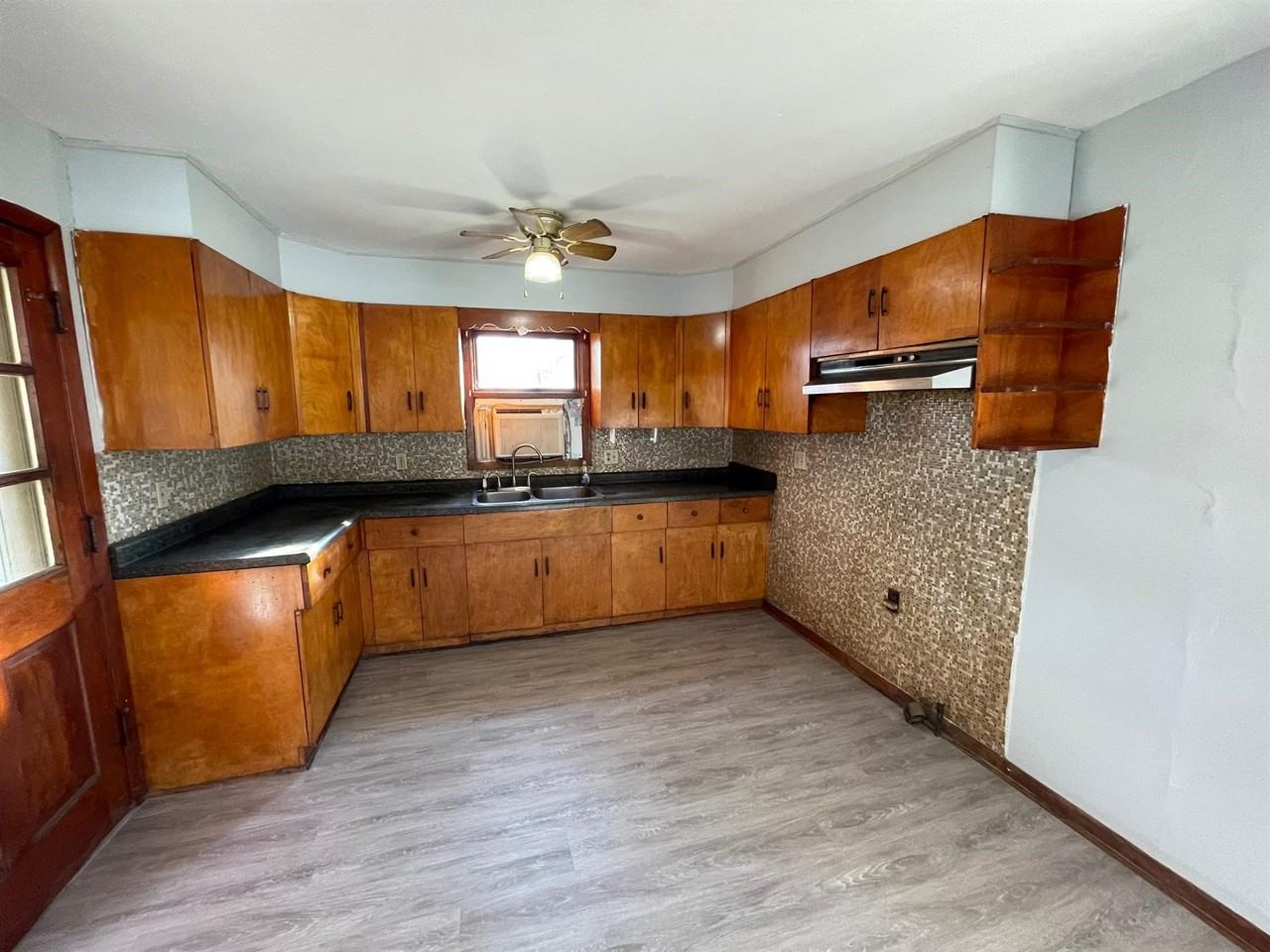 101 N Virginia Ave #N - Photo 2 of 20