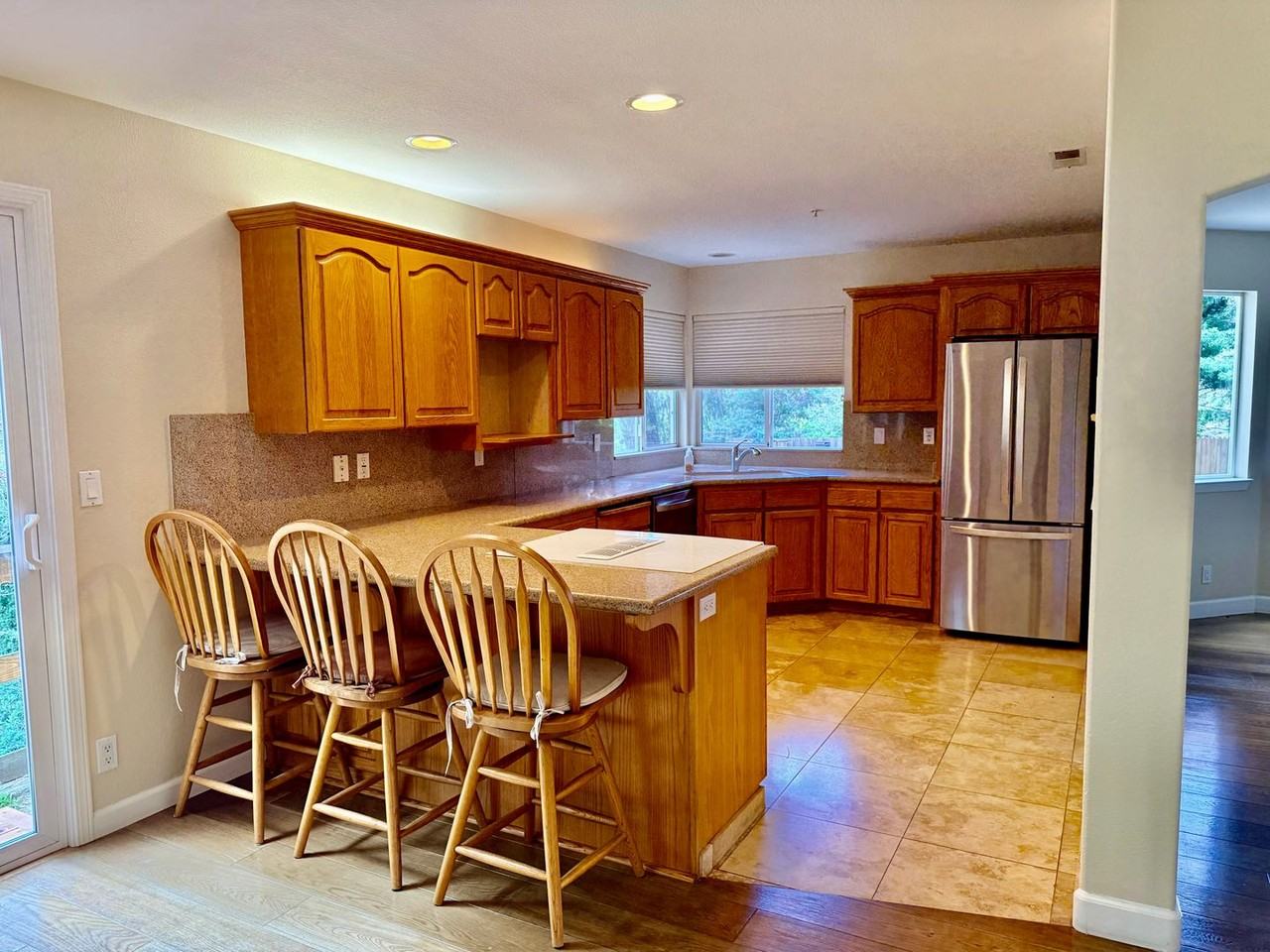 142 Pine Canyon Rd - Photo 4 of 36