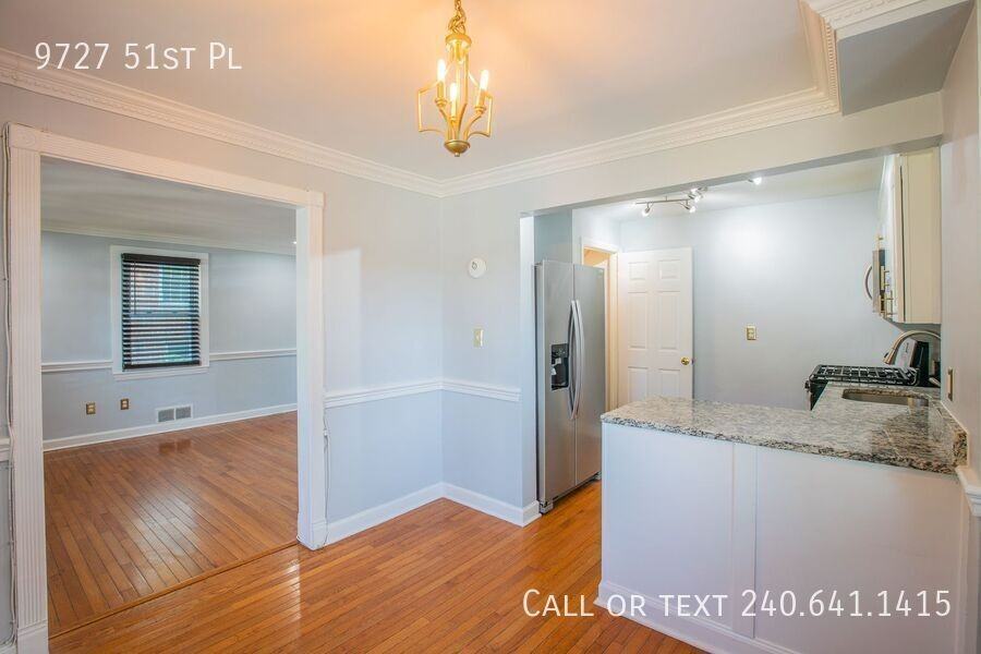 9727 51st Pl - Photo 7 of 31