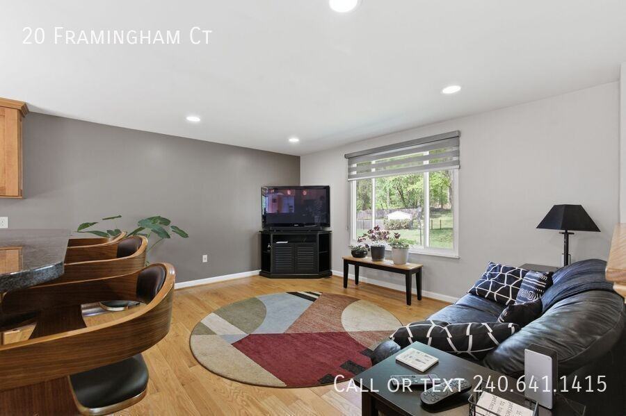 20 Framingham Ct - Photo 2 of 34