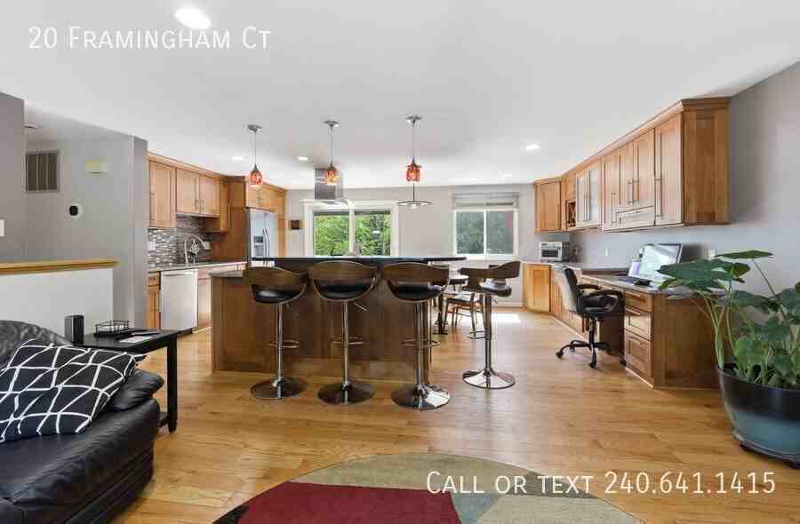 20 Framingham Ct - Photo 4 of 34