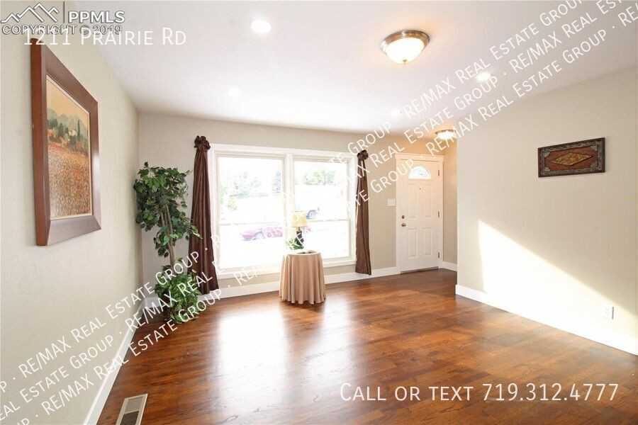 1211 Prairie Rd - Photo 3 of 18