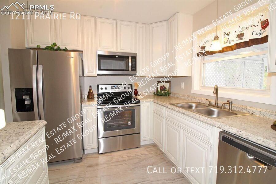 1211 Prairie Rd - Photo 5 of 18